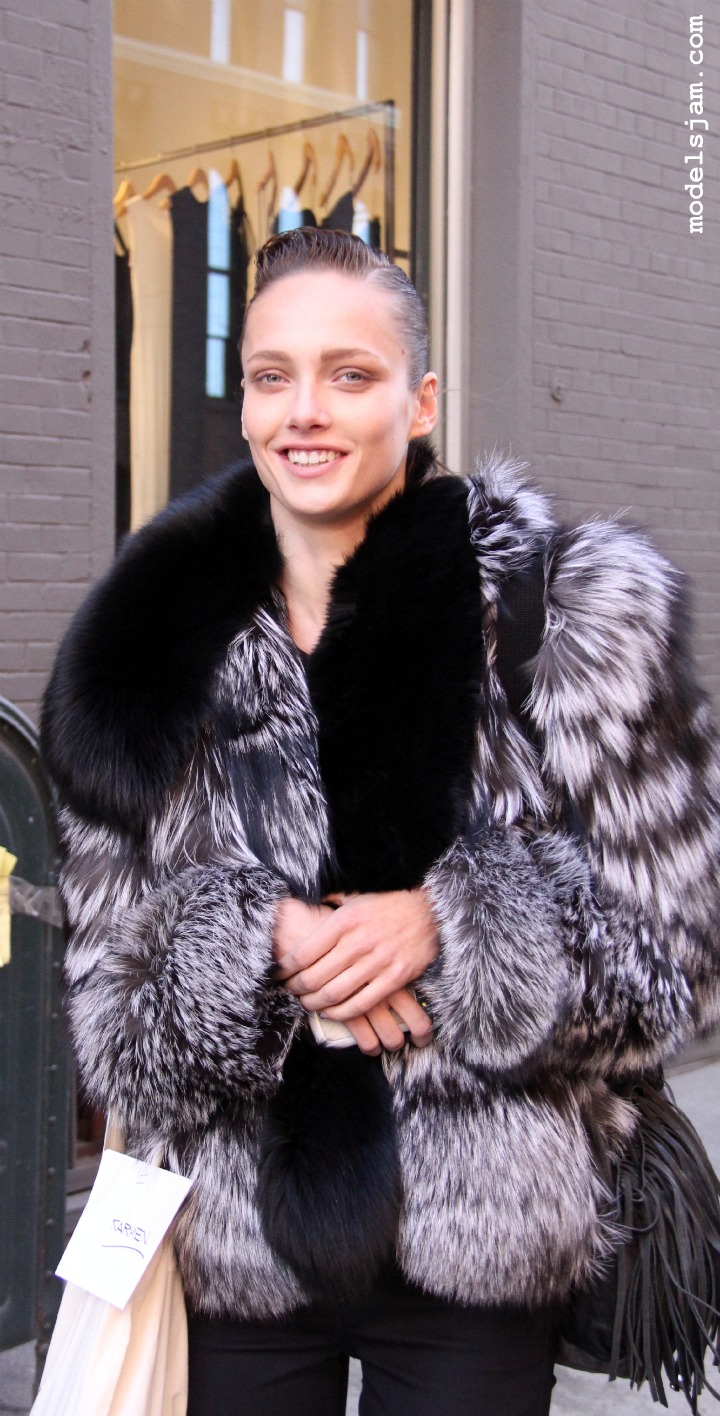 Karmen Pedaru in a Fur Coat, Exiting Louis Vuitton